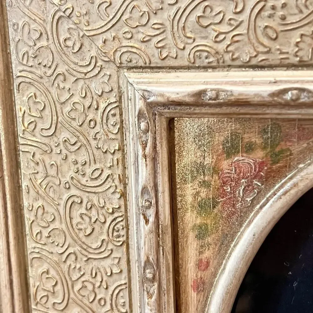 Vintage Hallmark Picture Frame Gilded Wood Construction Decorative Oval Embossed